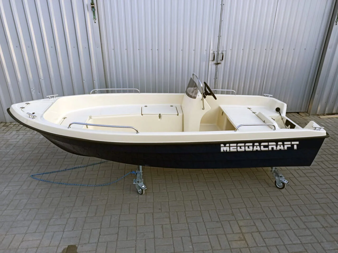 Лодка Meggacraft 430 CLASSIC - снимка 2