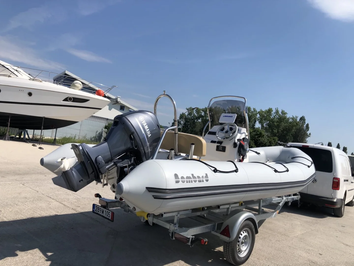 Лодка Bombard Sunrider 550 - снимка 4