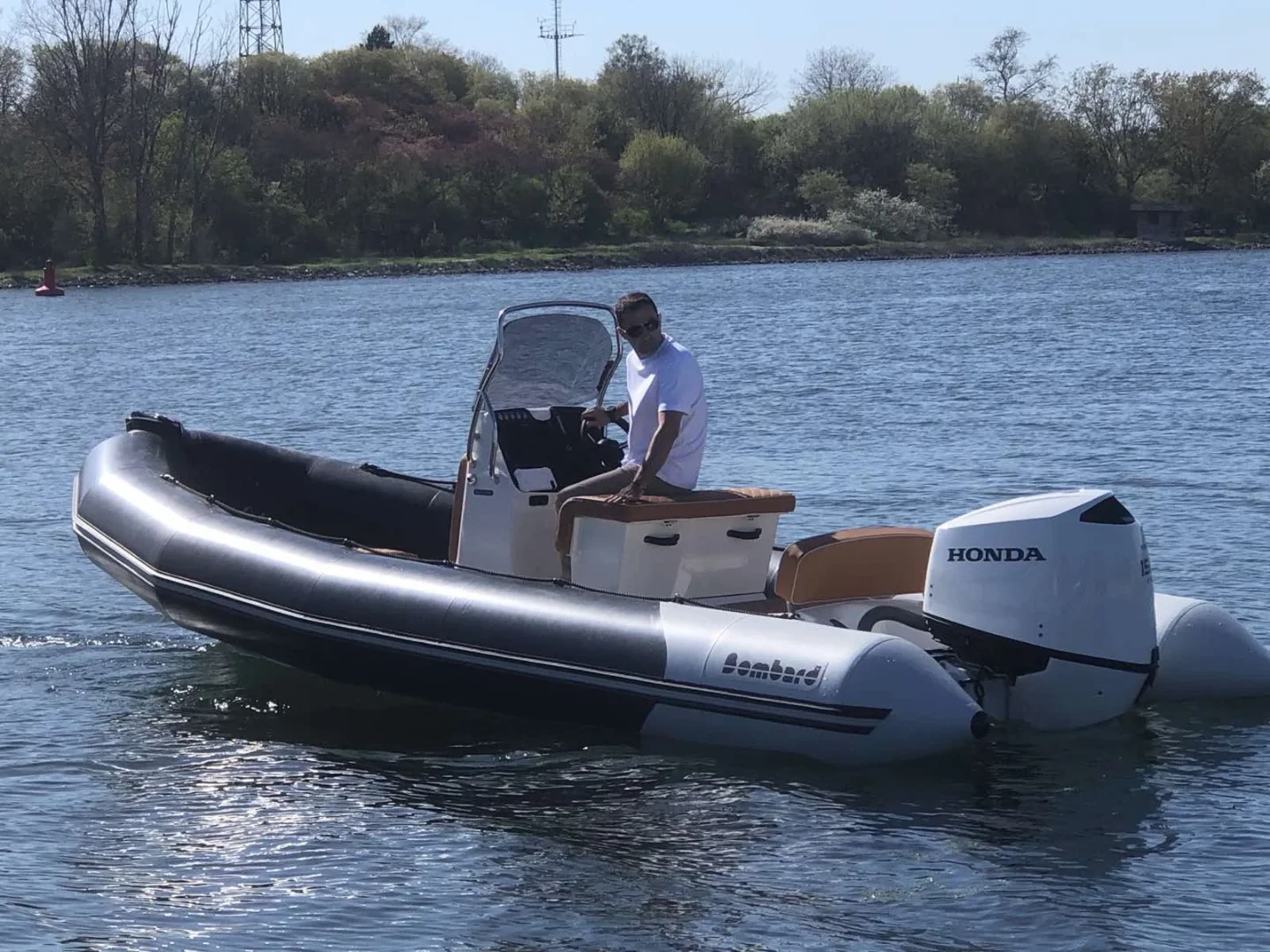 Лодка Bombard Sunrider Blue Story 650