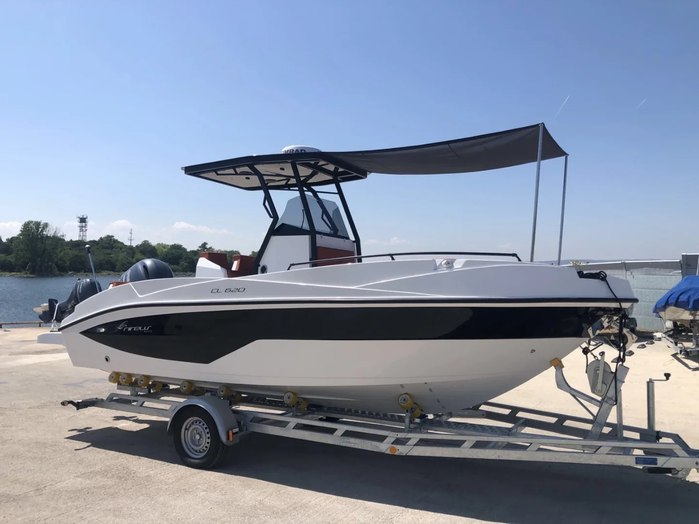 Лодка Nireus CL620