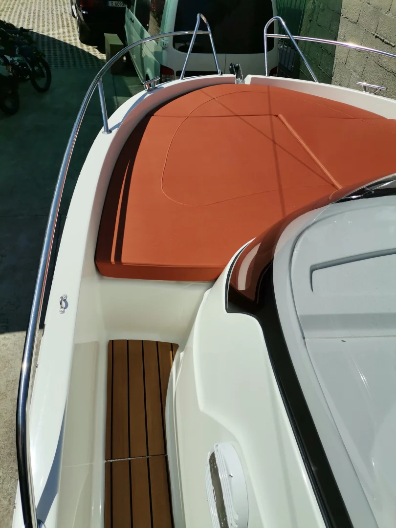 Лодка Meggacraft 620 SUNDECK - снимка 4