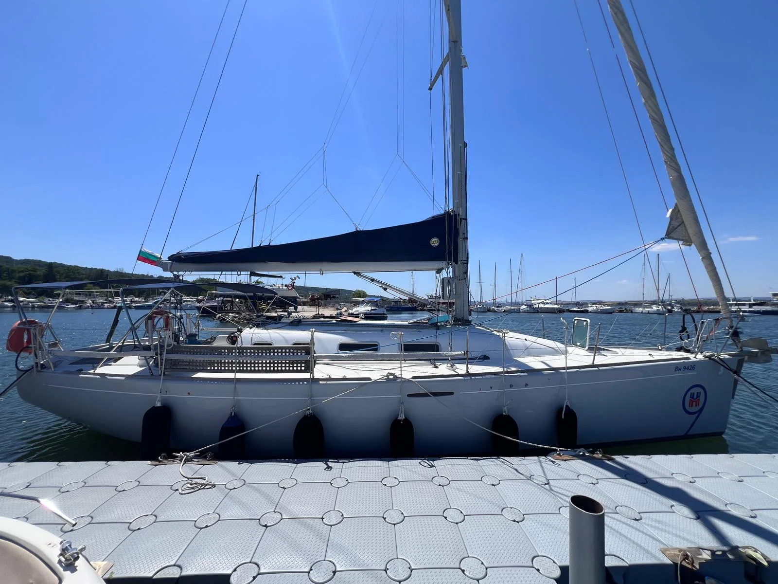Яхта Beneteau FIRST 40.7 - снимка 2