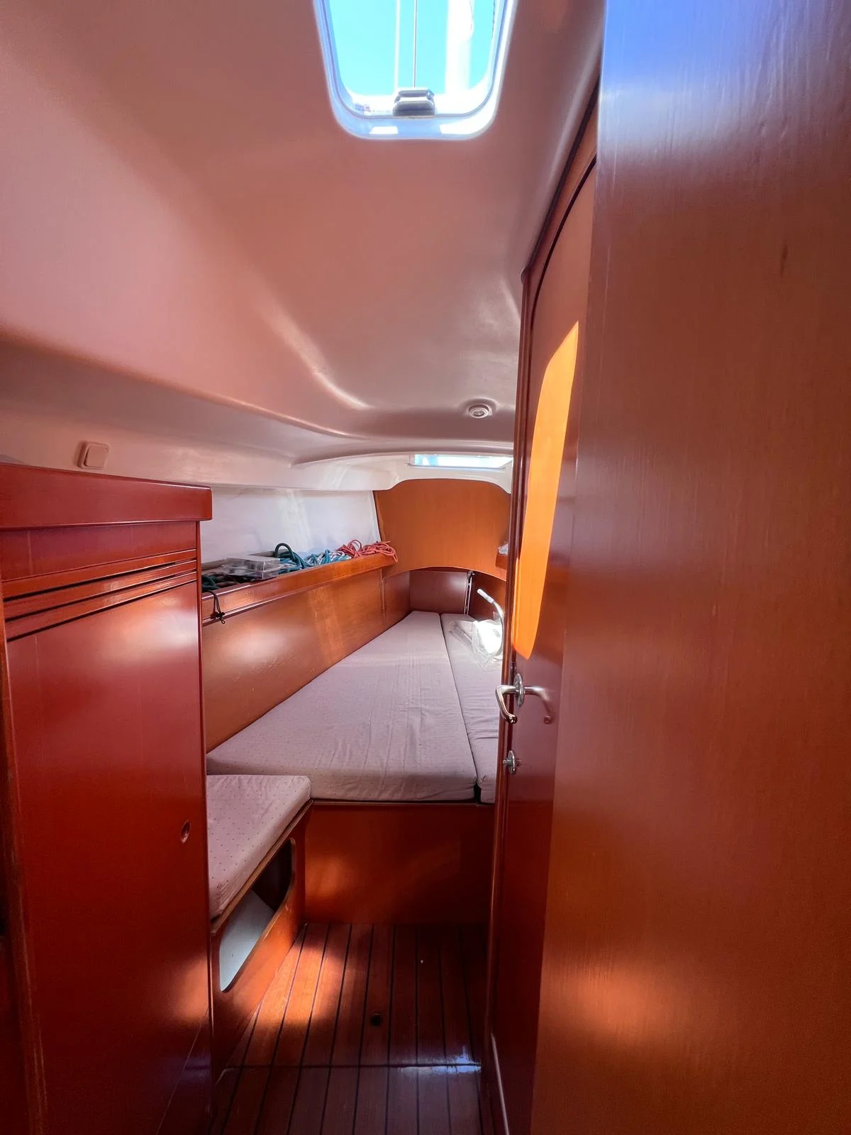Яхта Beneteau FIRST 40.7 - снимка 4