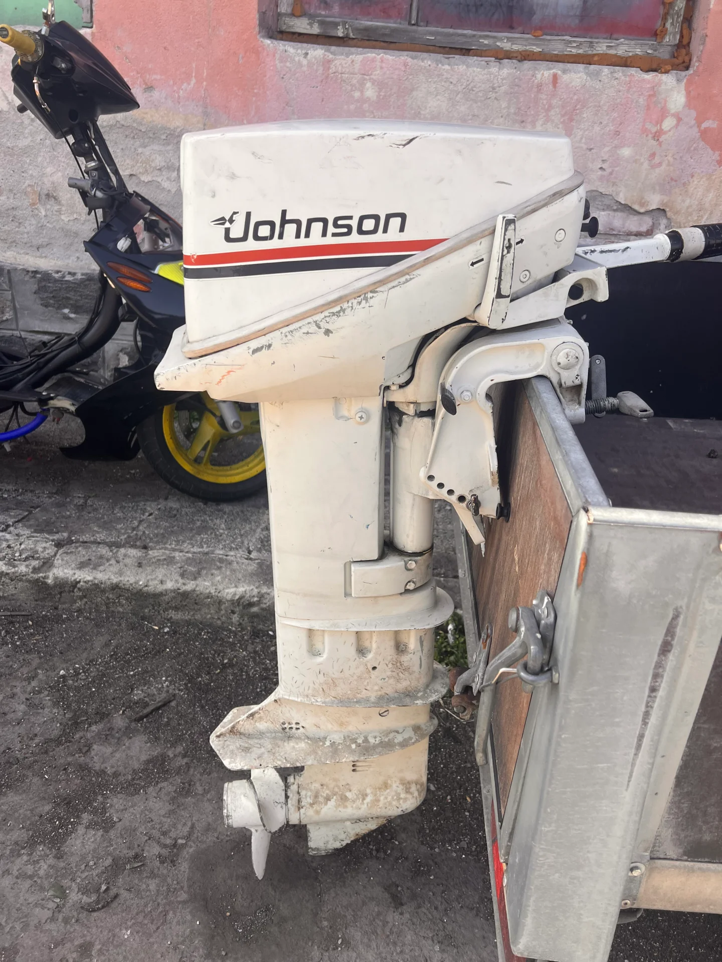 ИЗВЪНБОРДОВ ДВИГАТЕЛ JOHNSON 9.9HP – снимка 2