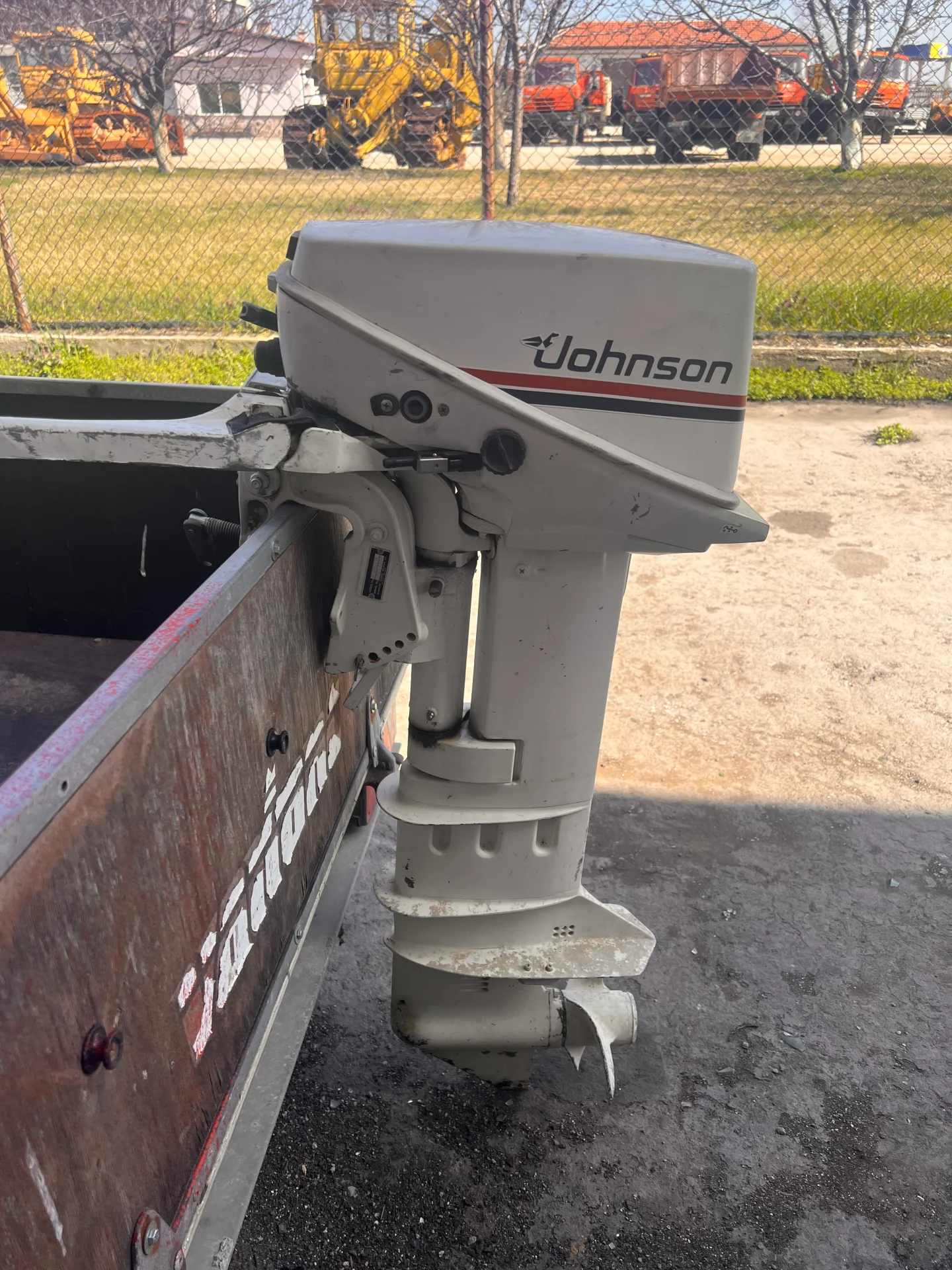 ИЗВЪНБОРДОВ ДВИГАТЕЛ JOHNSON 9.9HP – снимка 1