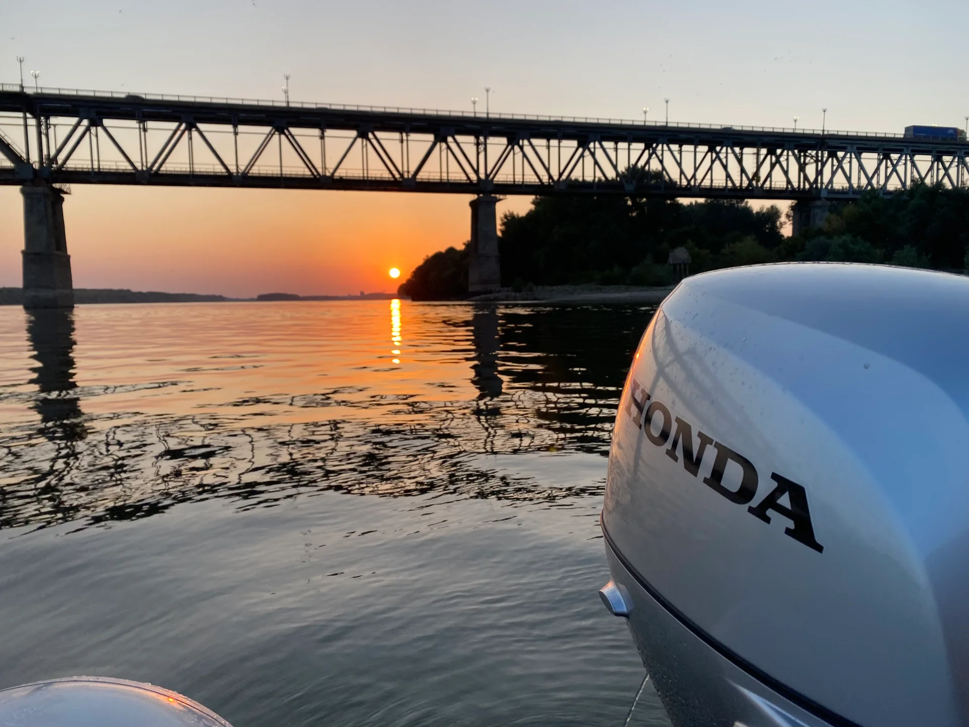 ИЗВЪНБОРДОВ ДВИГАТЕЛ HONDA MARINE 20HP – снимка 1