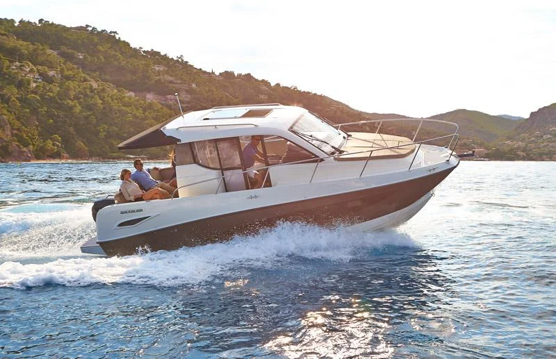 Яхта Quicksilver 905 Weekend