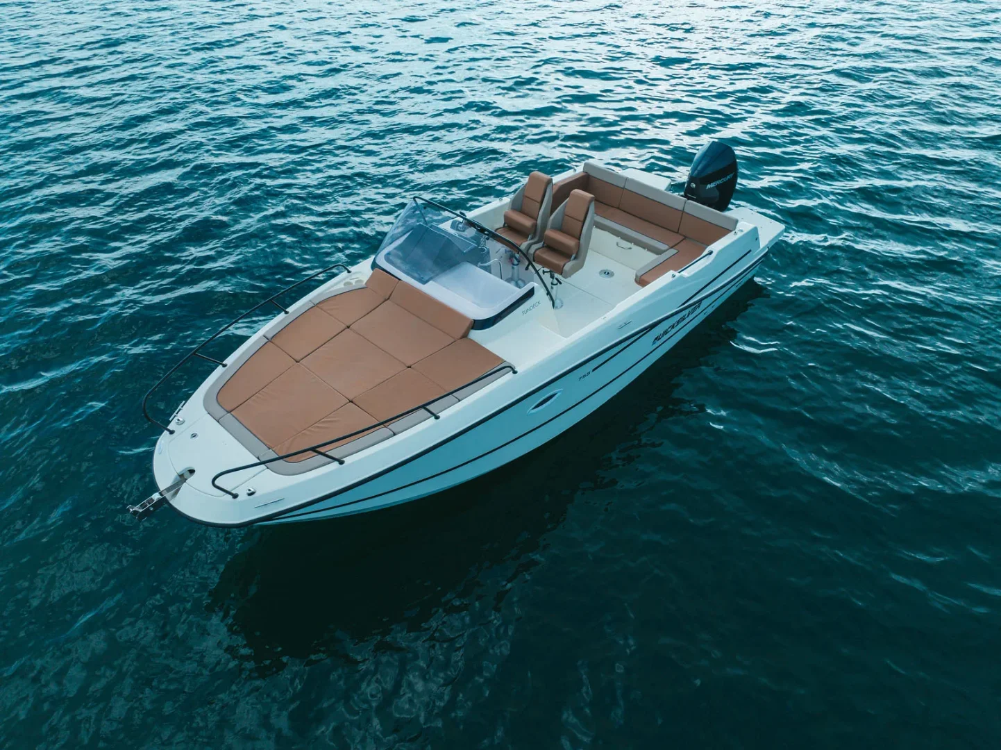 Лодка Quicksilver 755 Sundeck - снимка 3