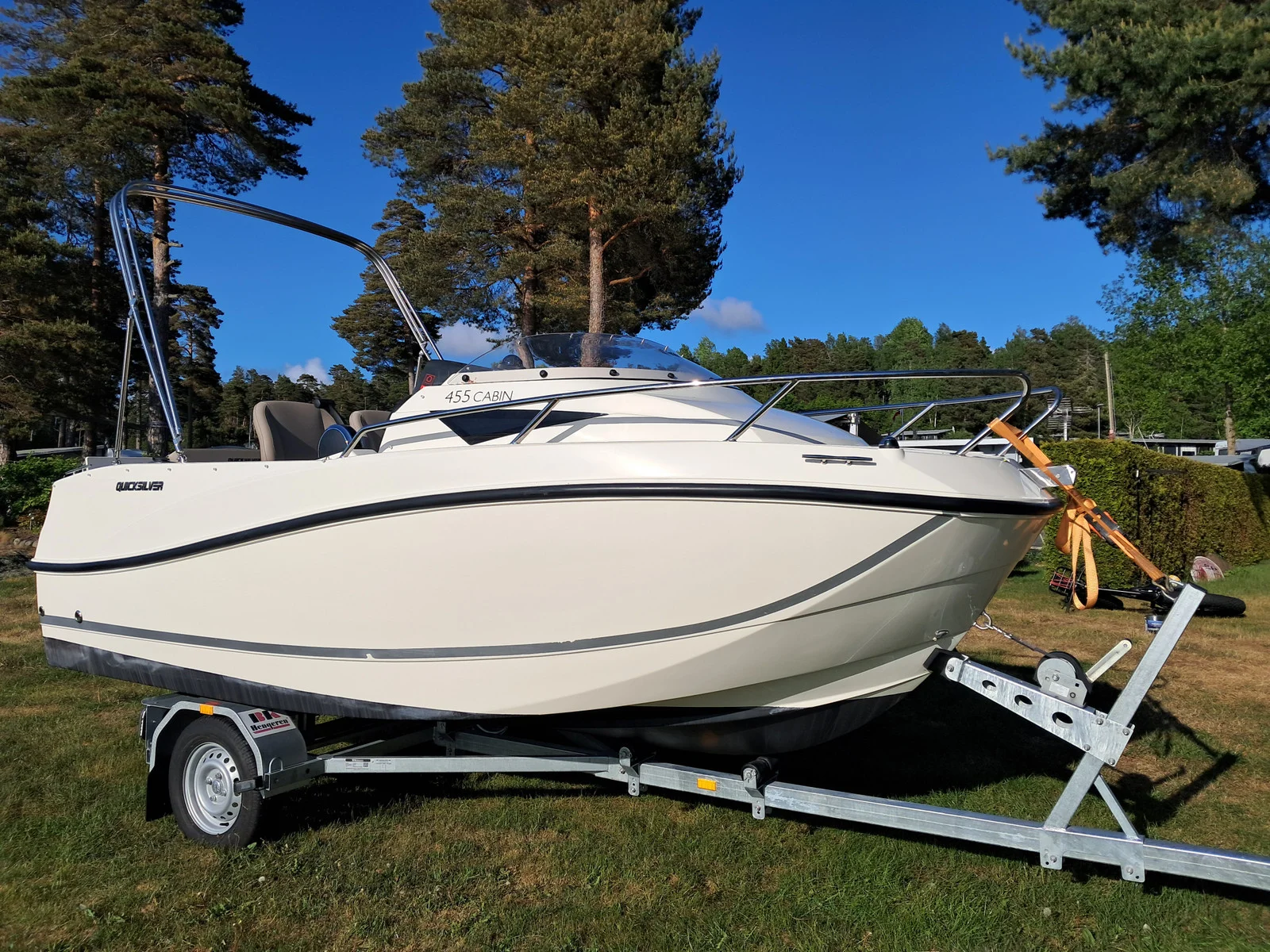 Лодка Quicksilver 455
