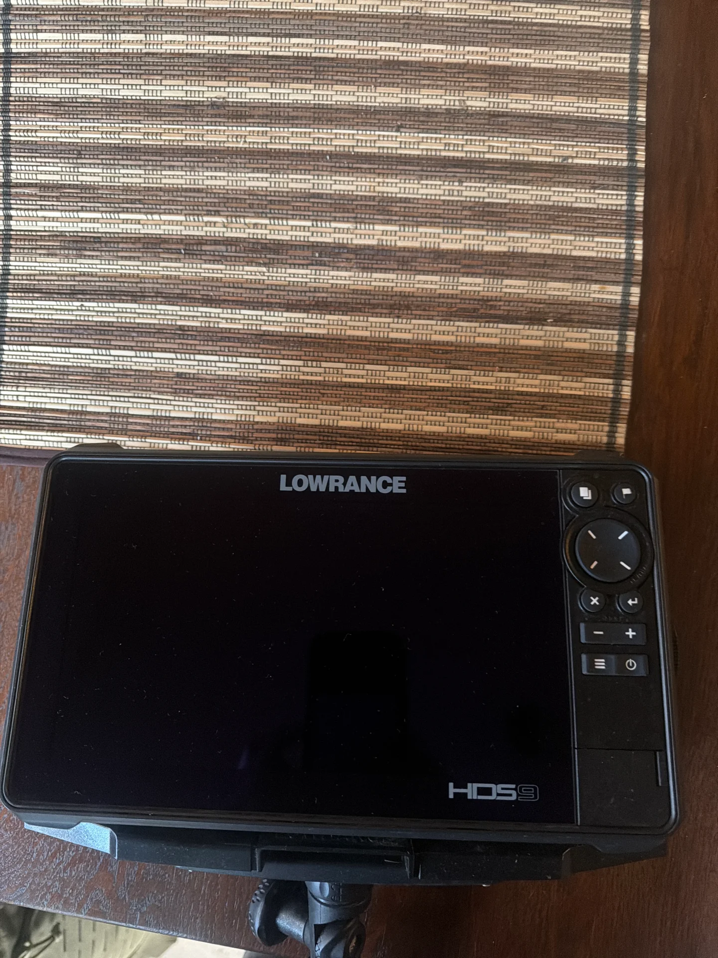 СОНАР LOWRANCE HDS LIVE 9