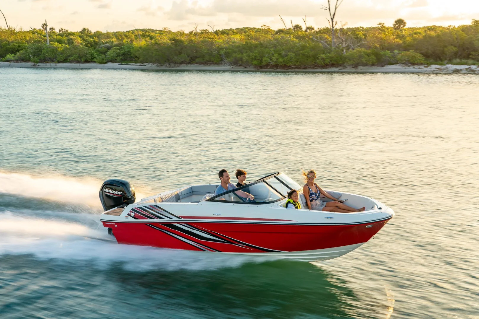Лодка Bayliner VR4 Bowrider